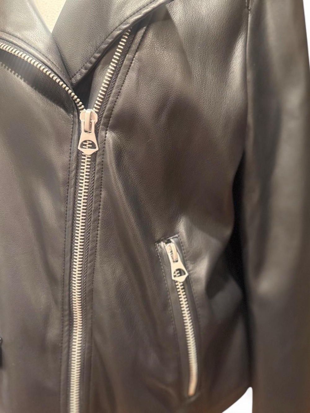 Women's Black Faux Leather Moto Jacket - Sleek Zip Front - Picture 7 of 8